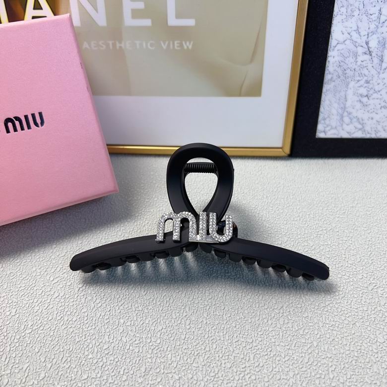 MiuMiu Hair Grab Clip  (1)